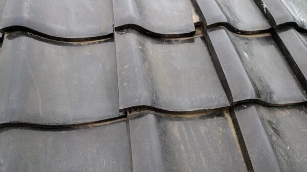 さいたま市岩槻区にて屋根修理・瓦屋根の補修〈棟の造り直し〉の施工前写真